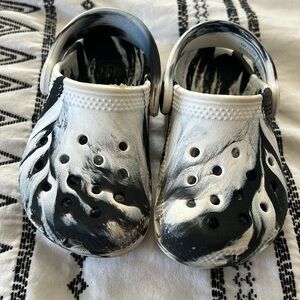 Toddler Crocs Size 7